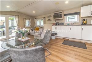 Open Plan Living image 3