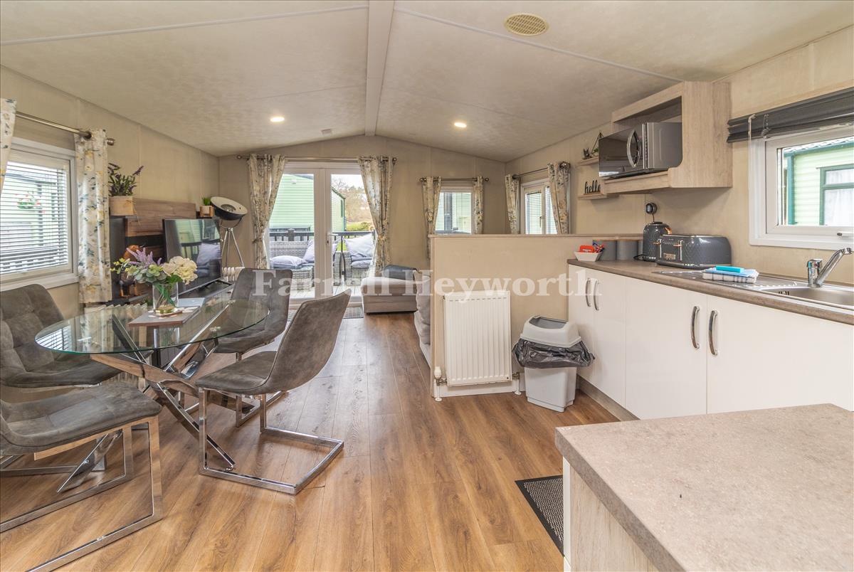 Open Plan Living image 6