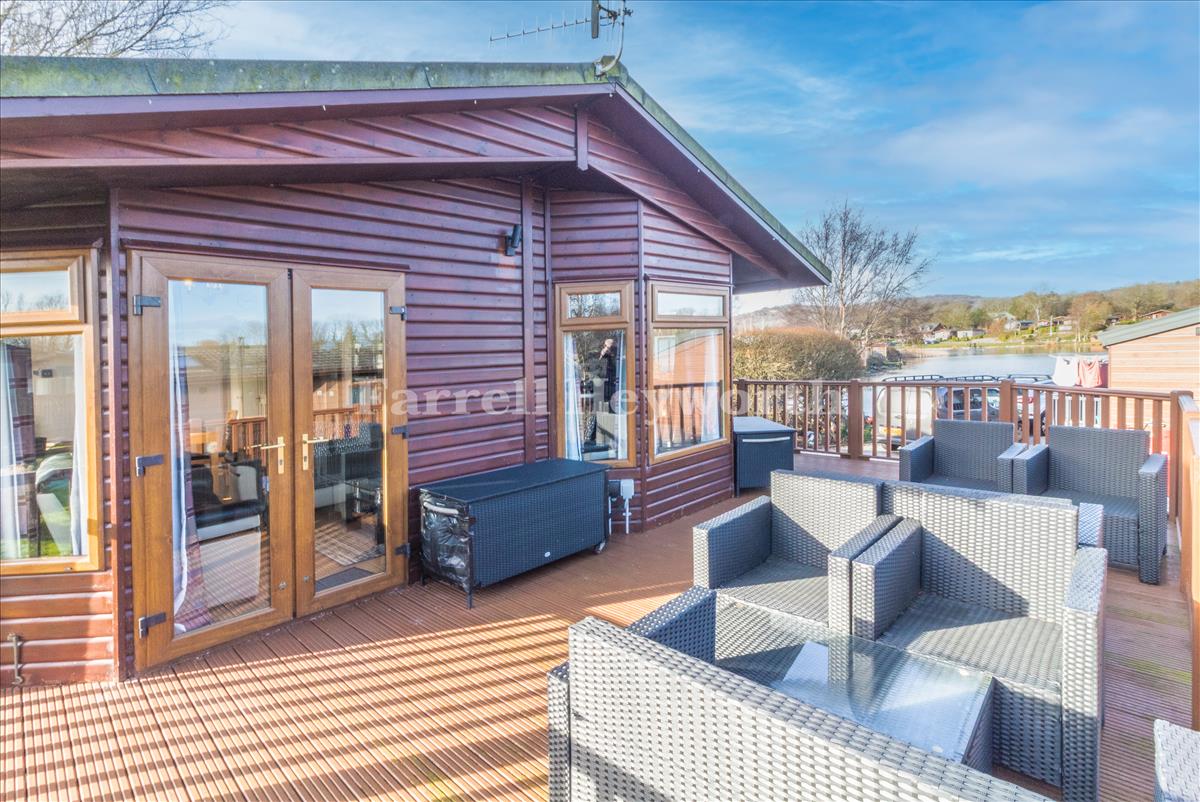 Decking Area image 4