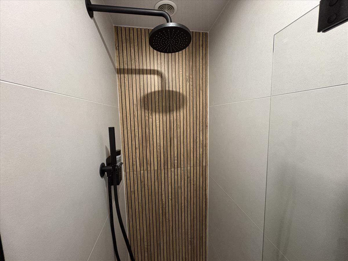 En-Suite Shower