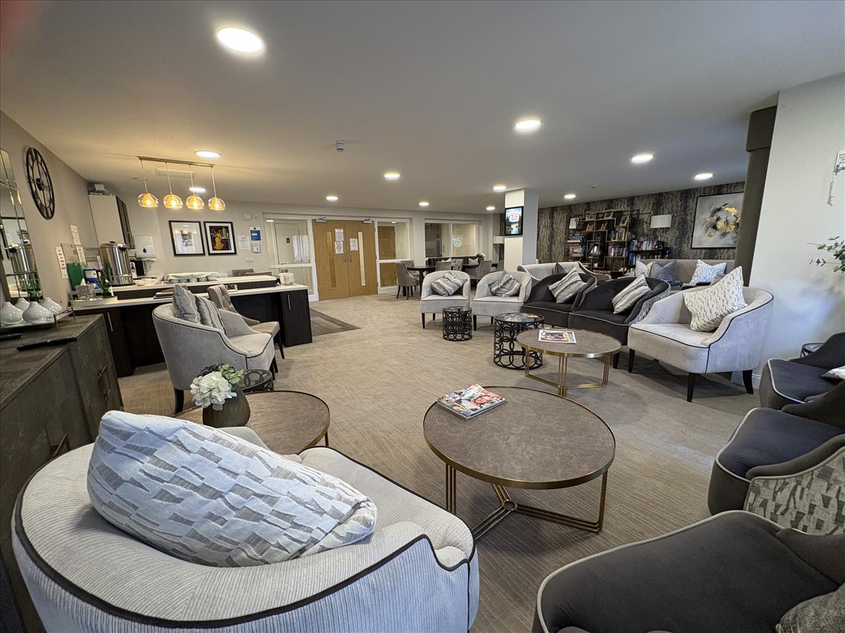 Communal Lounge Pic 2