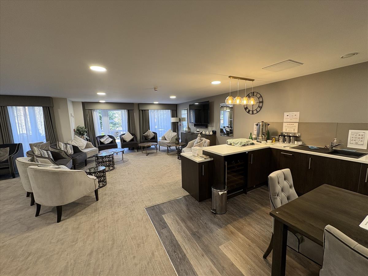 Communal Lounge Pic 4