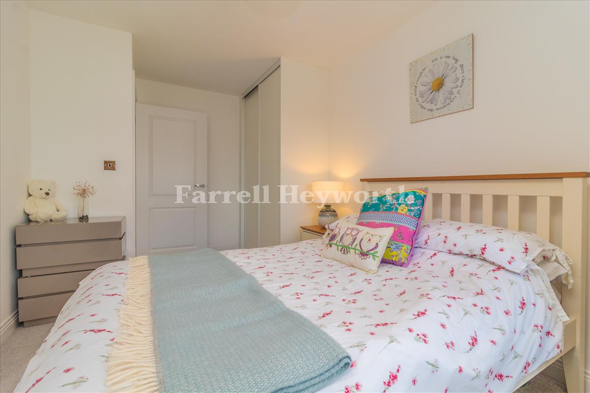 Bedroom 2 image 2