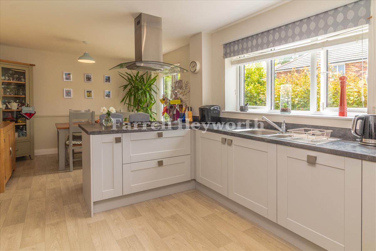 Kitchen image 4