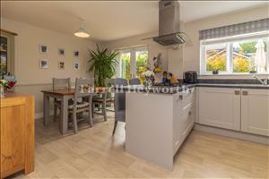 Kitchen image 5