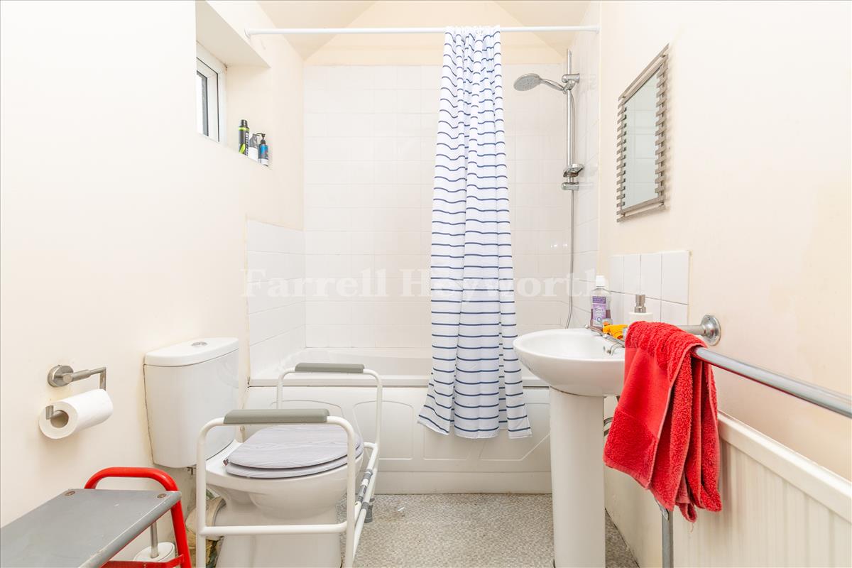 Ground floor flat bathroom view 2