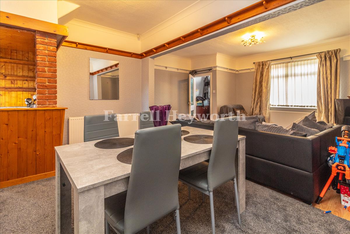 Lounge Diner image 2