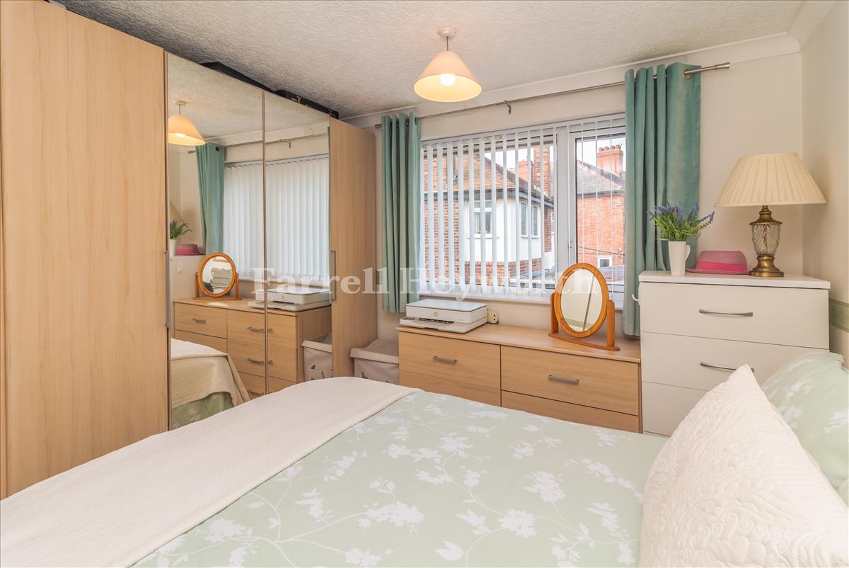 Bedroom 2 image 2