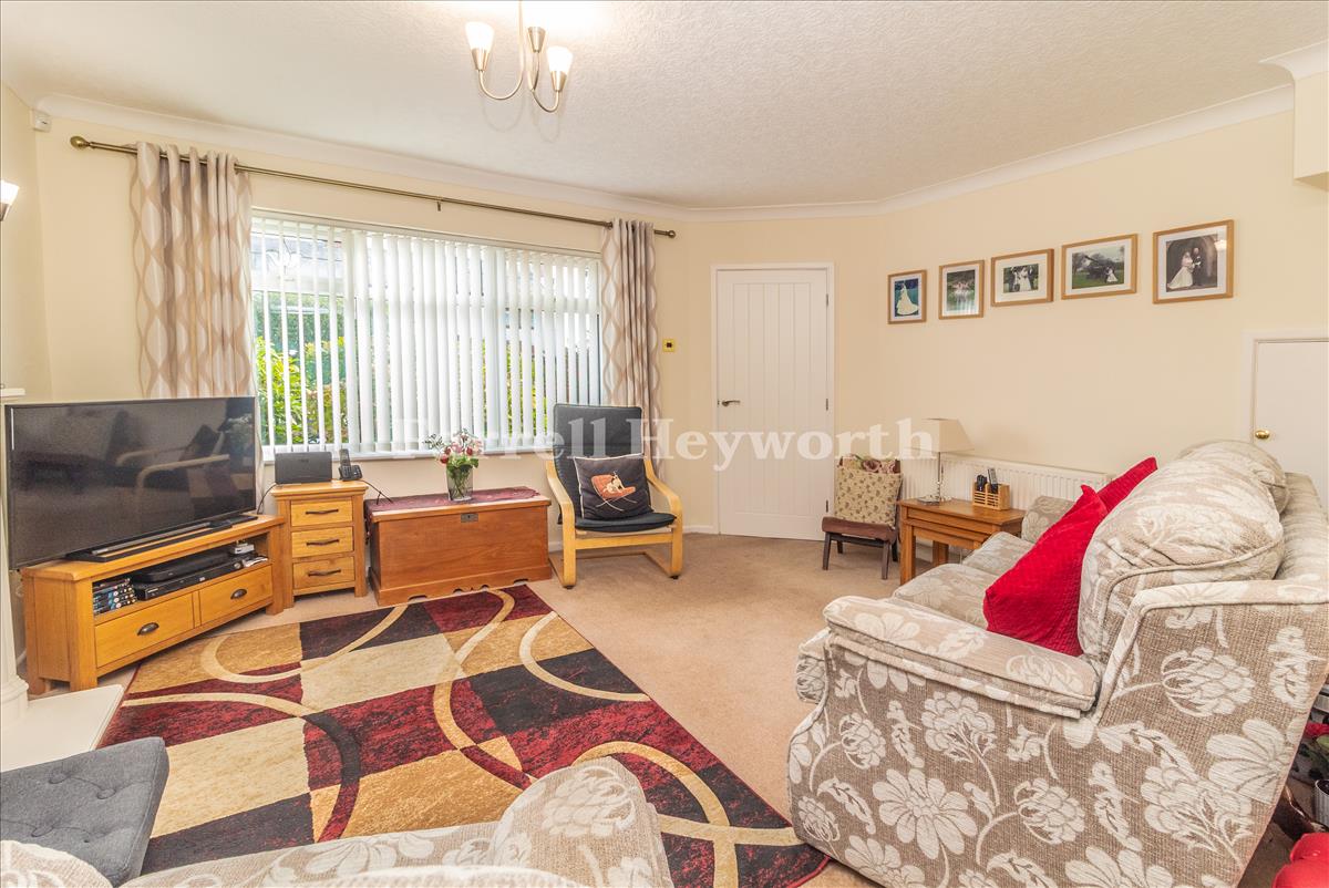 Lounge image 2