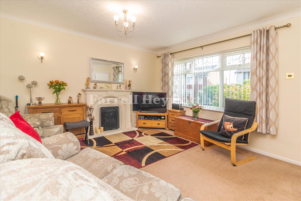 Lounge image 3