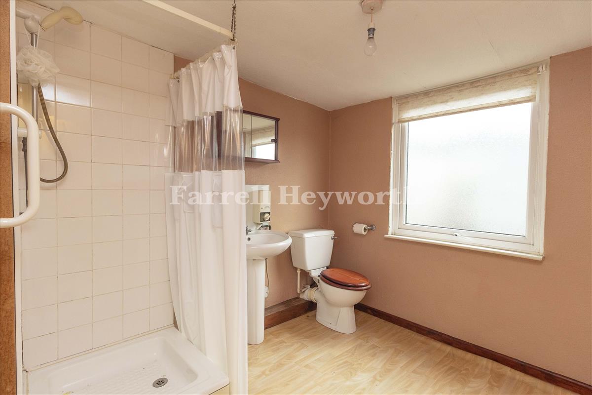 Second floor shower Room