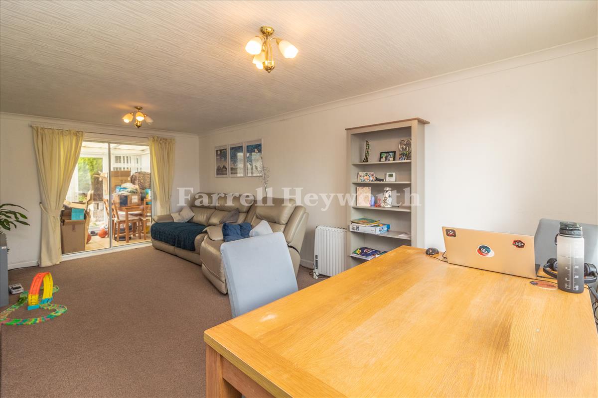 Lounge Diner image 3