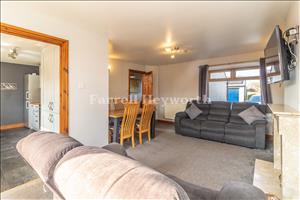 Lounge Diner image 2