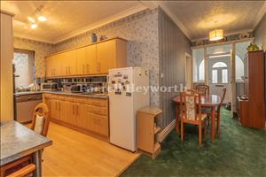 Kitchen Diner image 2