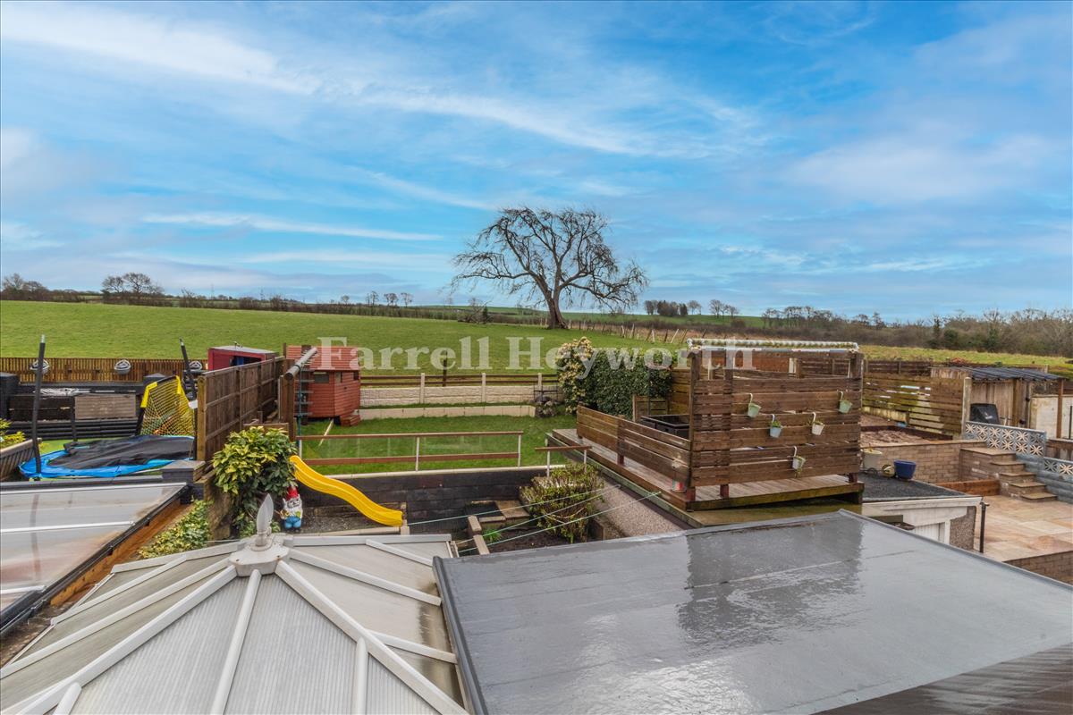 Aspect from rear bedroom