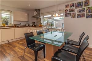 Kitchen Diner image 3