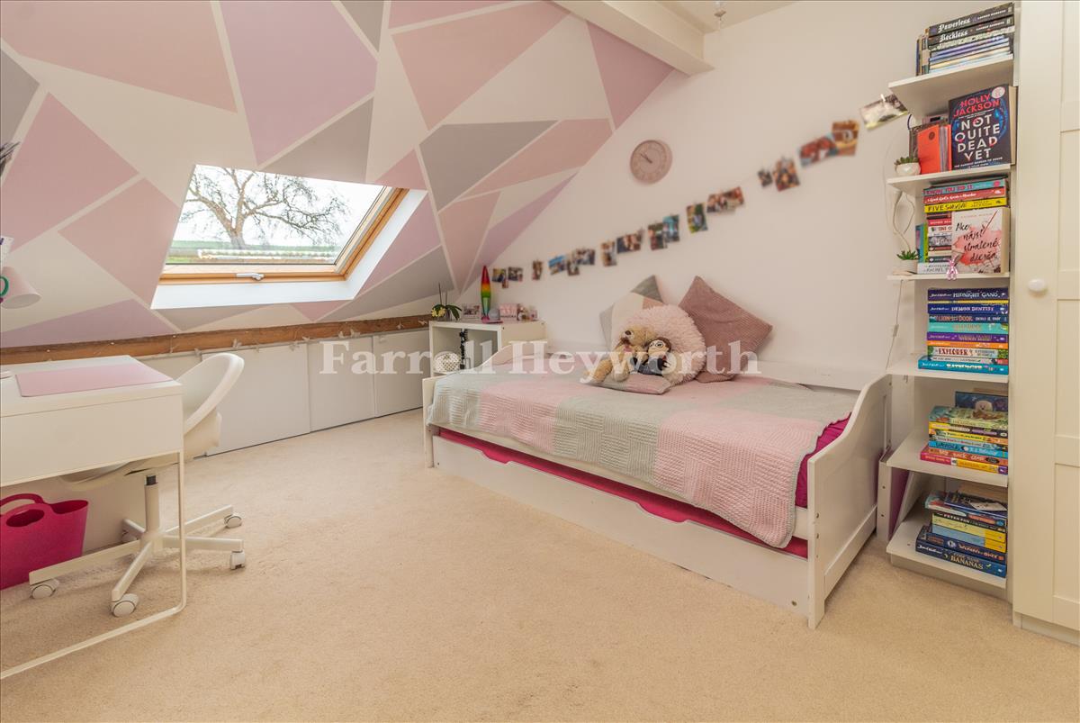 Rear First floor bedroom image 2