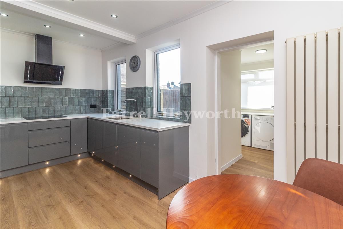 Kitchen Diner image 2