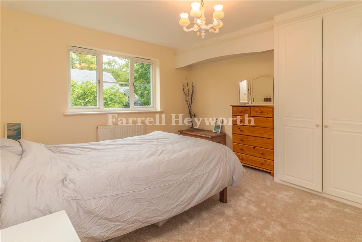 Bedroom 2 image 2