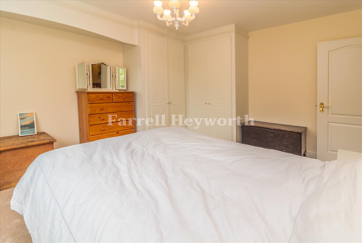 Bedroom 2 image 3