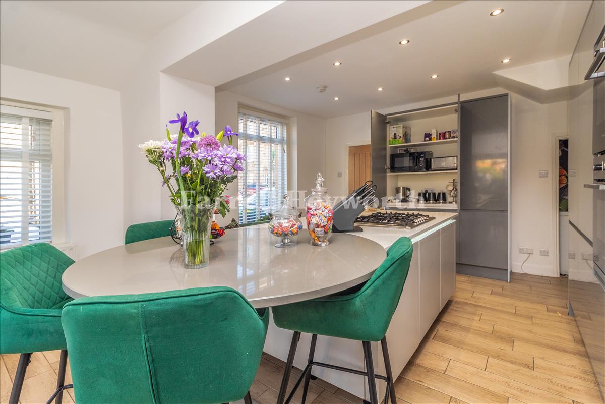 Kitchen Diner image 2