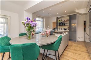 Kitchen Diner image 2