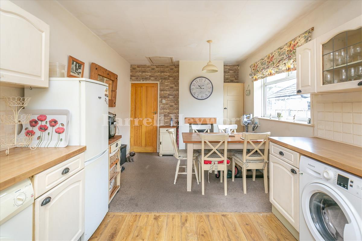 Kitchen diner view 4