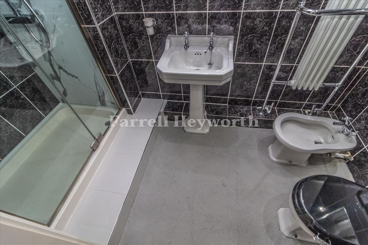 En Suite Shower Room