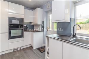 Kitchen image 4