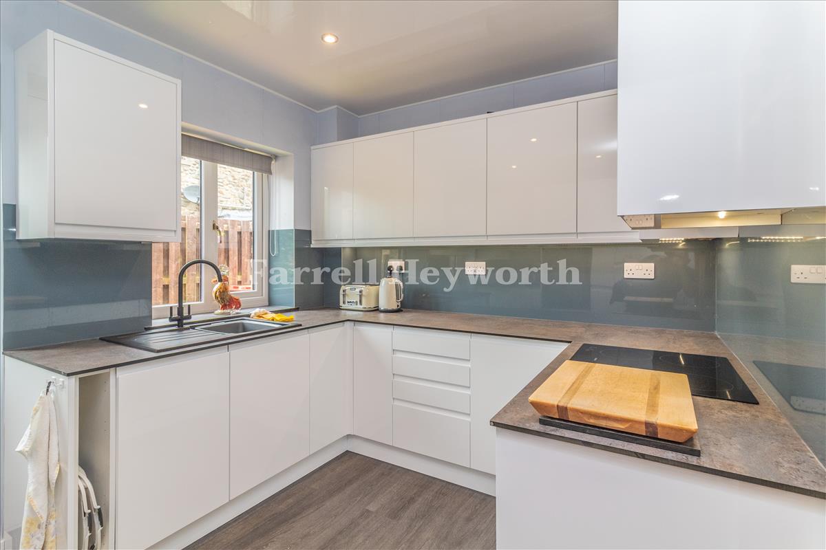 Kitchen image 5