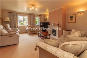 Lounge image 2