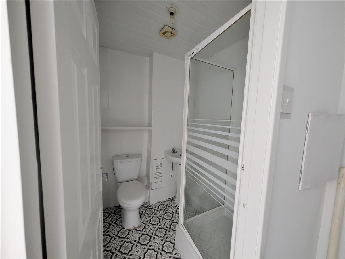 Meldon Shower And WC