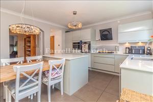 Kitchen Diner image 2