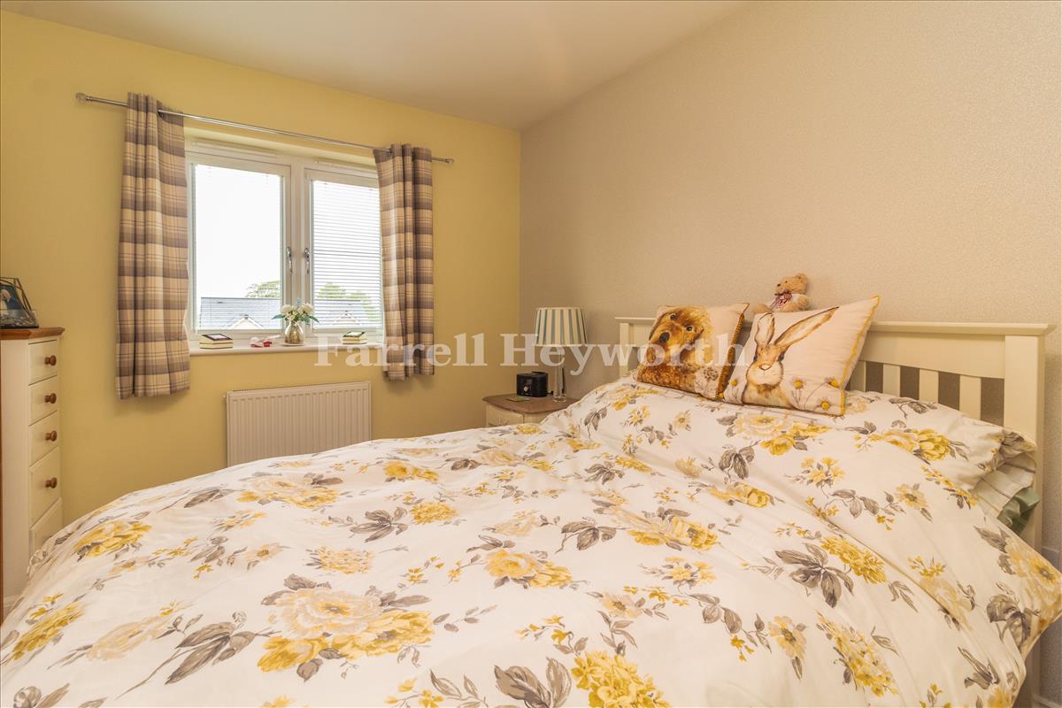Bedroom 2 image 2