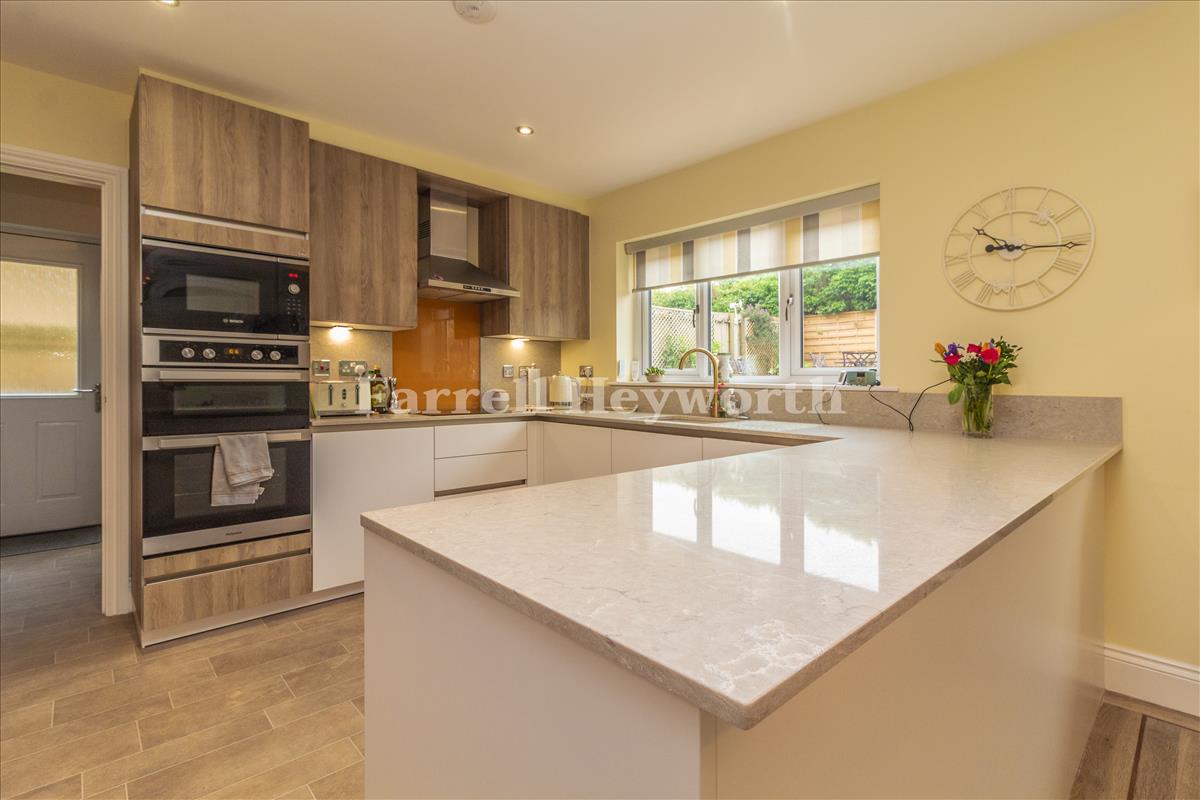 Kitchen Diner image 2