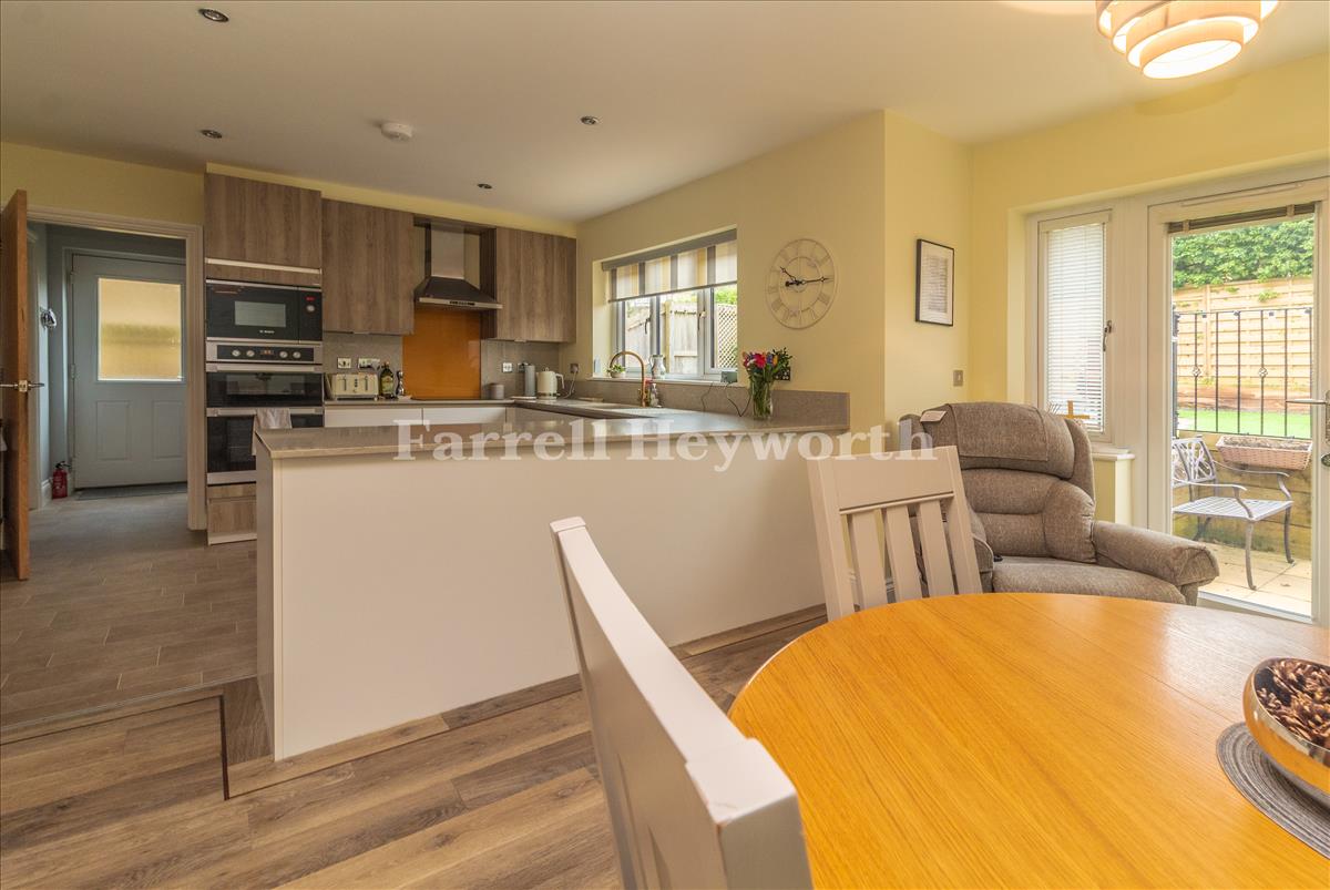 Kitchen Diner image 7