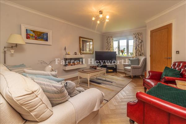 Lounge image 2