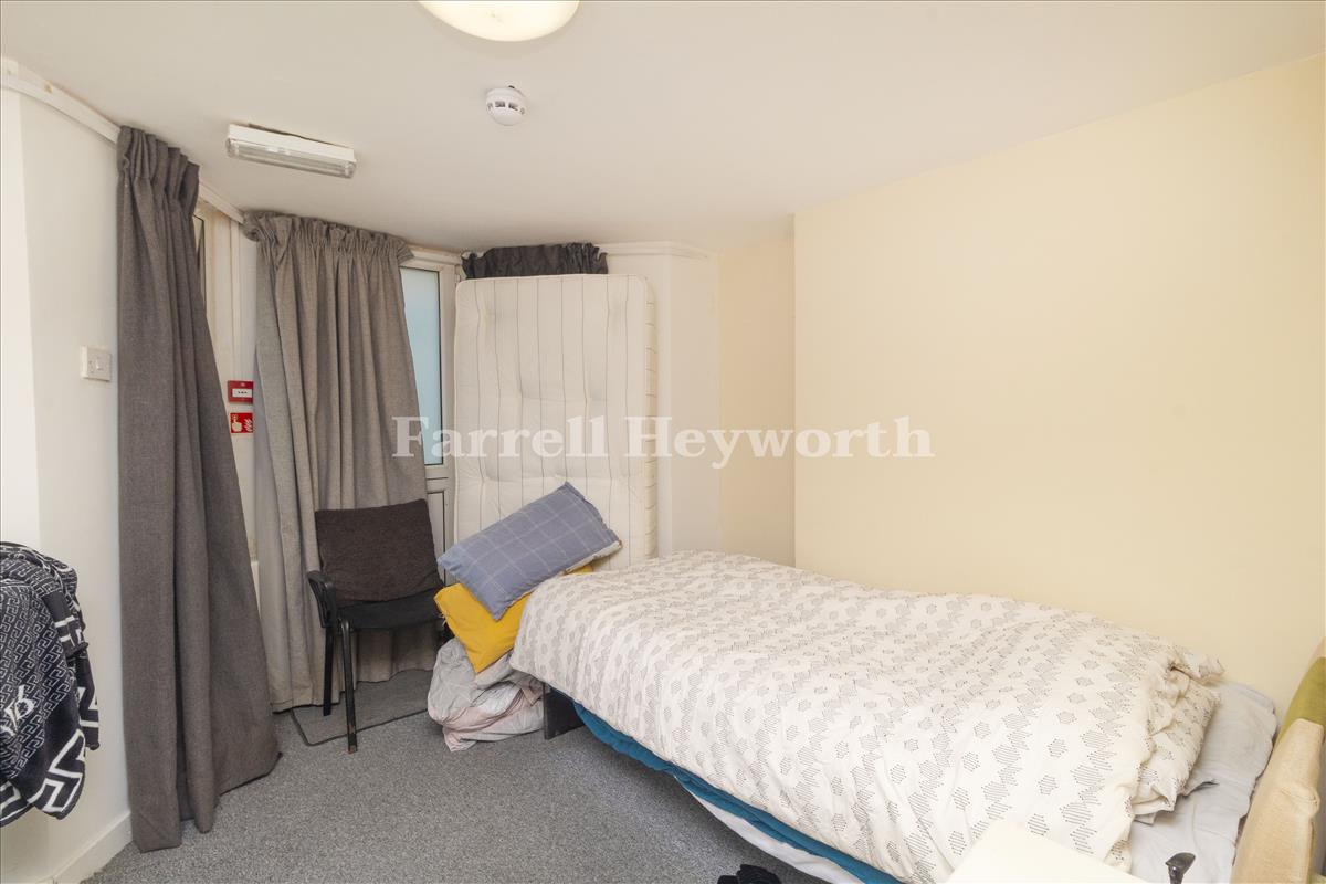 Flat 2 Bedroom