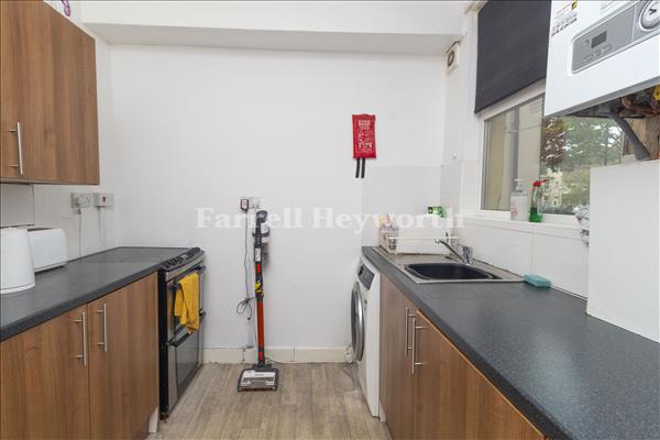 Flat 2 Kitchen view 2