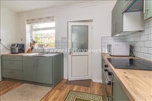 Kitchen Diner image 4