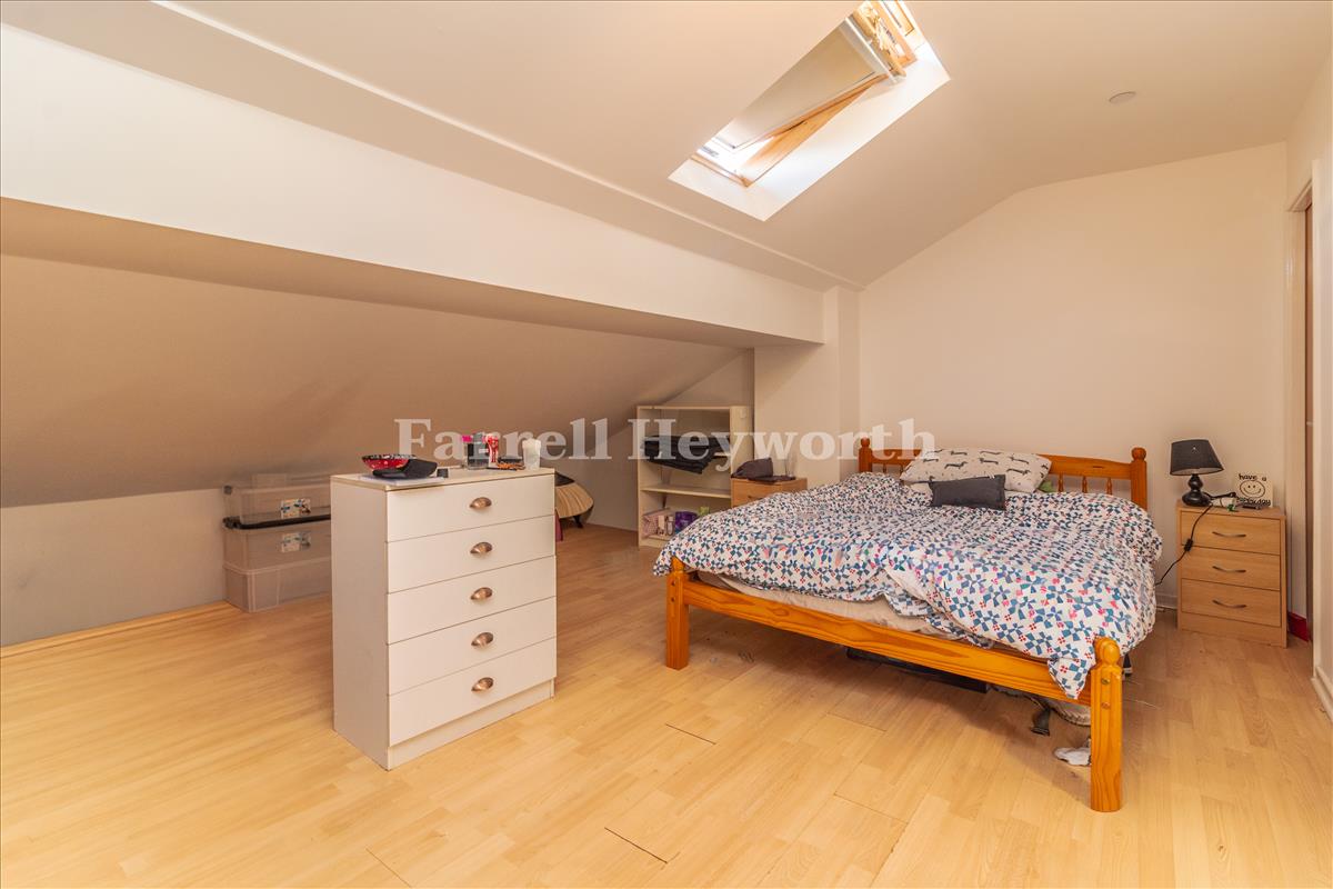 Bedroom 2 image 2