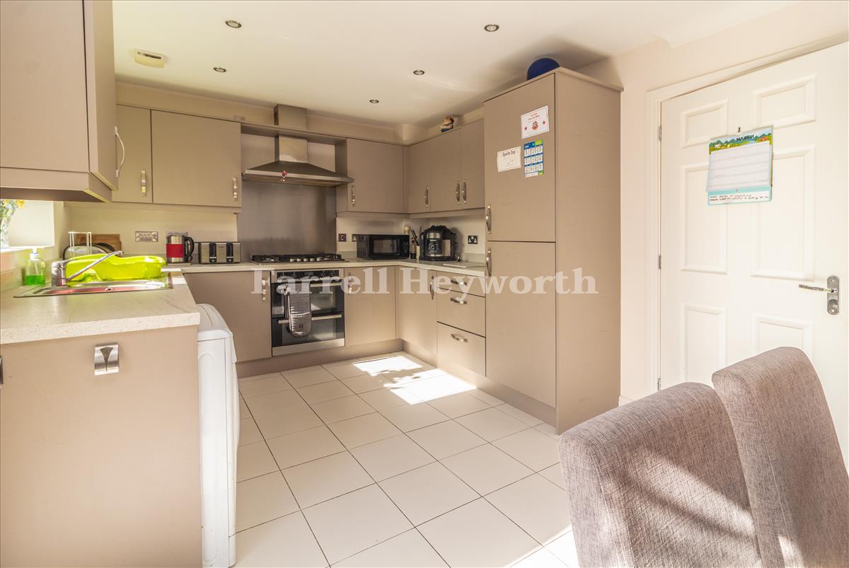 Kitchen Diner image 2