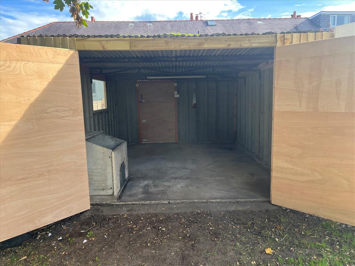 184 Staining