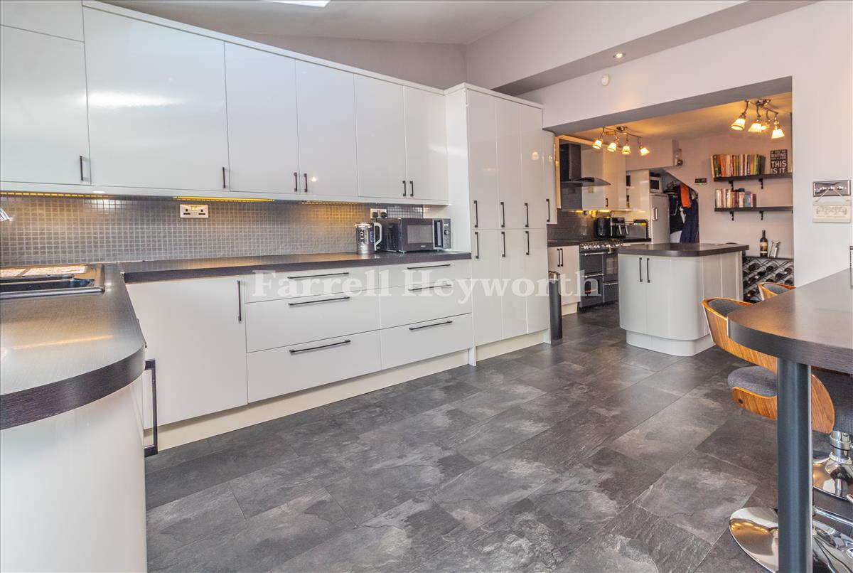 Kitchen Area image 4