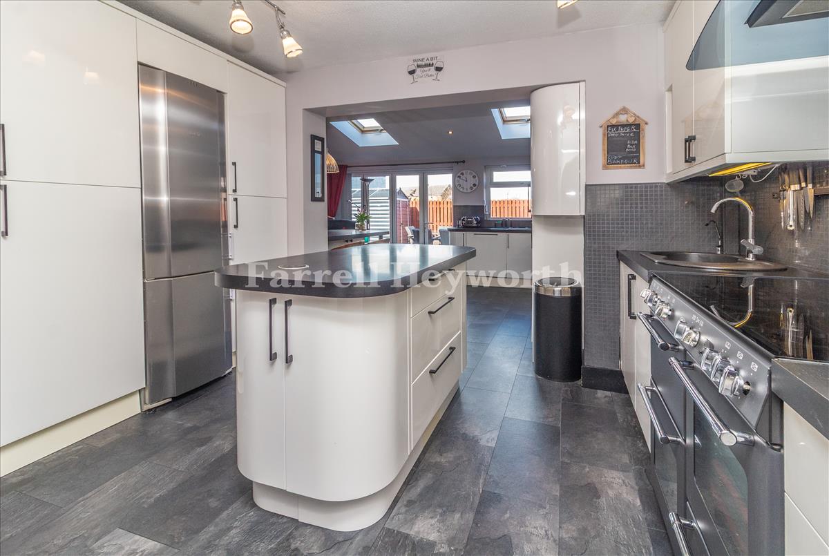 Kitchen Area image 6