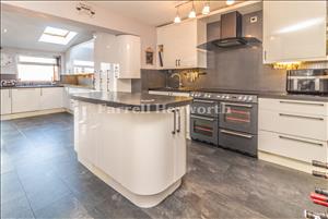 Kitchen Area image 7