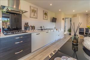 Kitchen Diner image 2