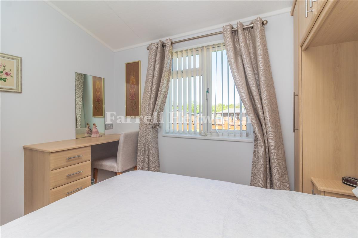 Bedroom 2 image 2