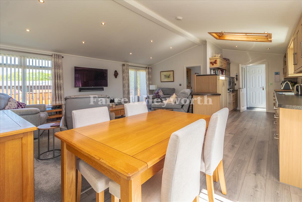 Open Plan Area image 7