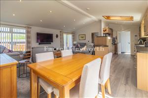 Open Plan Area image 7